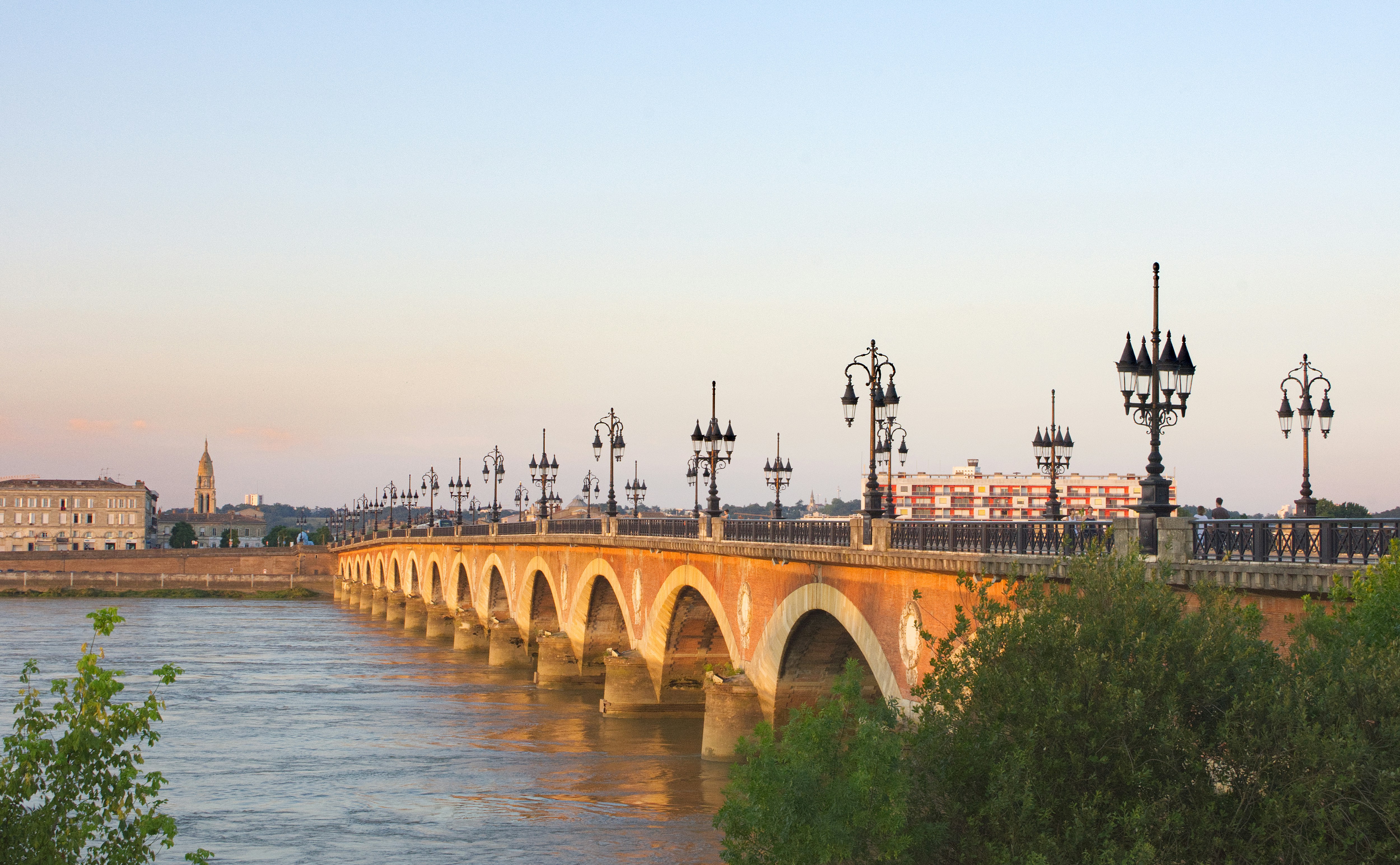 Bureau de change à Bordeaux : trouver le meilleur taux