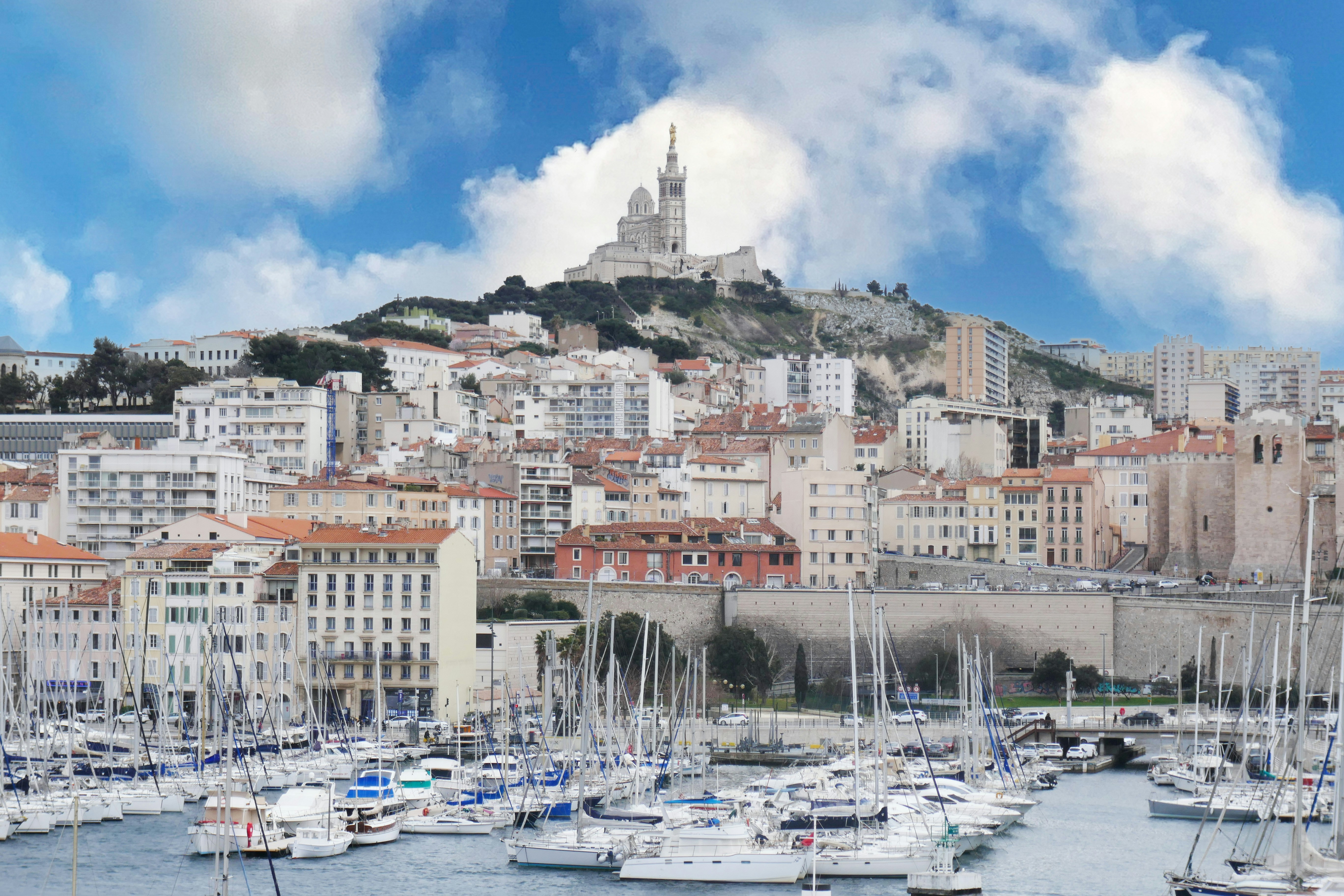Bureau de change à Marseille : trouver le meilleur taux