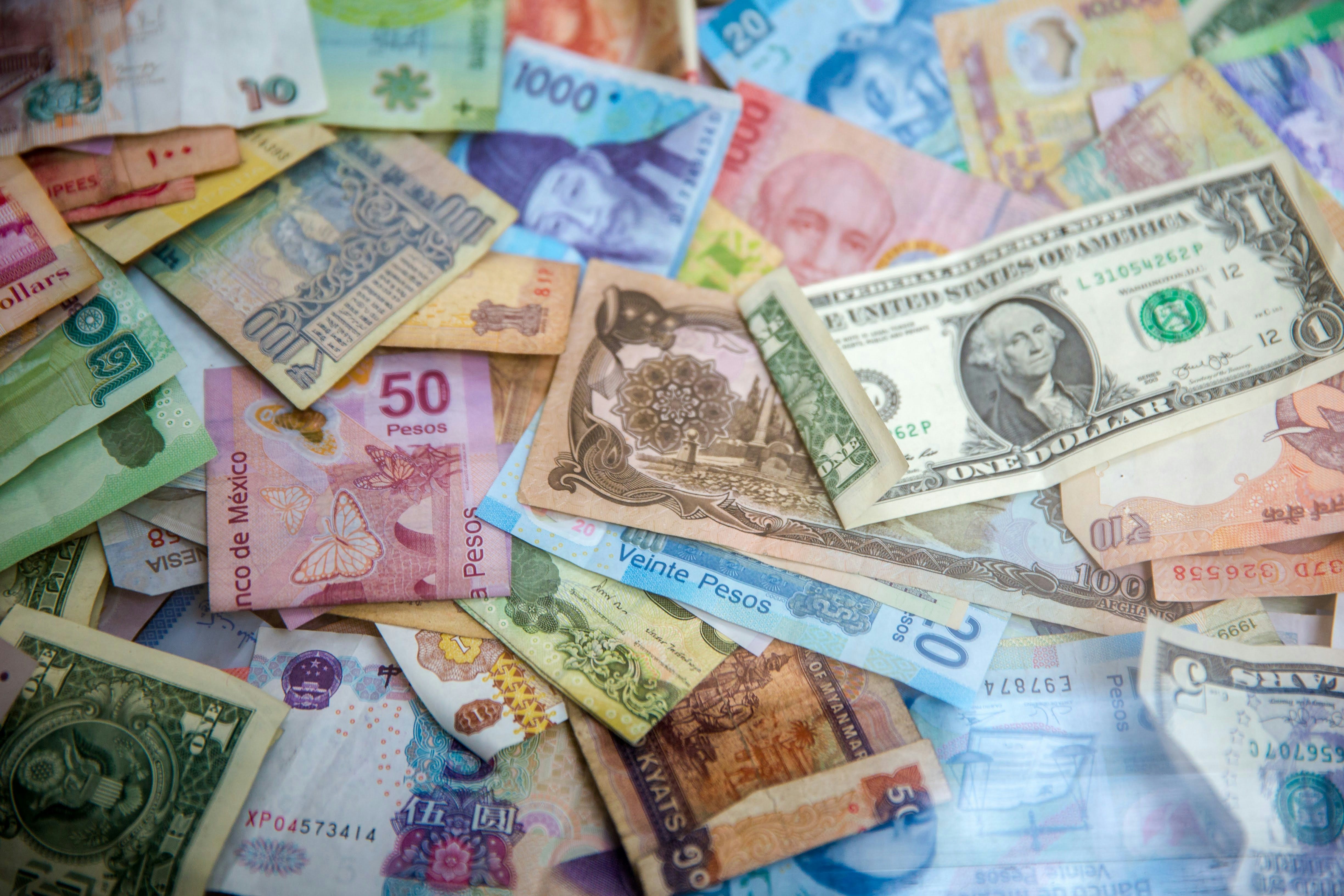 Combien de cash emporter à l'étranger ? La méthode pour calculer votre budget devises